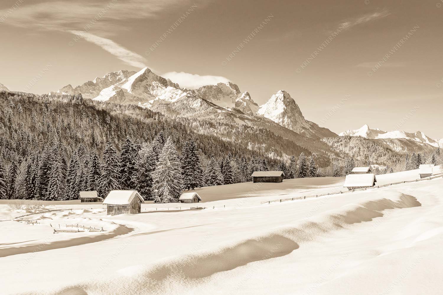 Romantische Winterlandschaft mit Heustadel, viel Schnee und Blick zum Zugspitzmassiv - Zeitlos 3:2 sepia -- Werdenfelser Winterlandschaft mit Zugspitze - mehr Infos bei www.Kriner-Weiermann.de