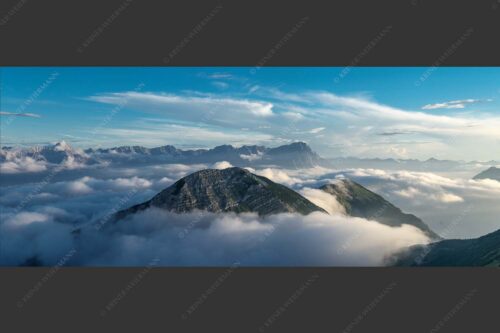 Blick vom Estergebirge ins Wettersteingebirge mit Zugspitze - Zufriedenheit 2,5:1  -- Wetterstein Panorama - mehr Infos bei www.Kriner-Weiermann.de