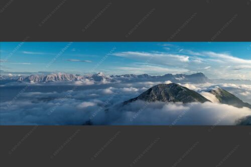 Blick vom Estergebirge ins Wettersteingebirge mit Zugspitze - Zufriedenheit 3:1  -- Wetterstein Panorama - mehr Infos bei www.Kriner-Weiermann.de
