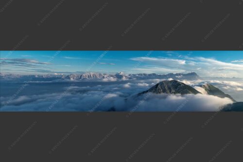 Blick vom Estergebirge ins Wettersteingebirge mit Zugspitze - Zufriedenheit 4:1  -- Wetterstein Panorama - mehr Infos bei www.Kriner-Weiermann.de