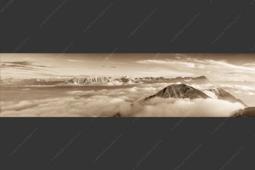 Blick vom Estergebirge ins Wettersteingebirge mit Zugspitze - Zufriedenheit 4:1 sepia -- Wetterstein Panorama - mehr Infos bei www.Kriner-Weiermann.de