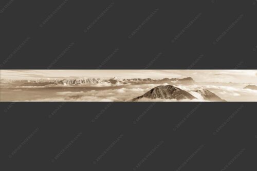 Blick vom Estergebirge ins Wettersteingebirge mit Zugspitze - Zufriedenheit 8:1 sepia -- Wetterstein Panorama - mehr Infos bei www.Kriner-Weiermann.de