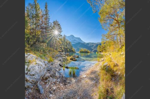 Blick über Eibsee zur aufgehenden Sonne an der Zugspitze - Zugspitzstern 1:1  -- Eibsee mit Zugspitze - mehr Infos bei www.Kriner-Weiermann.de