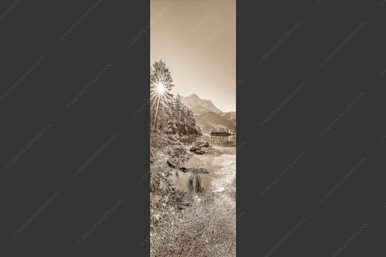 Blick über Eibsee zur aufgehenden Sonne an der Zugspitze - Zugspitzstern 1:3 sepia -- Eibsee mit Zugspitze - mehr Infos bei www.Kriner-Weiermann.de