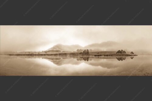 Einzigartige Morgenstimmung mit Licht und Nebel am Schmalensee bei Sonnenaufgang - Zwielicht 3:1 sepia -- Schmalensee mit Soierngebirge - mehr Infos bei www.Kriner-Weiermann.de