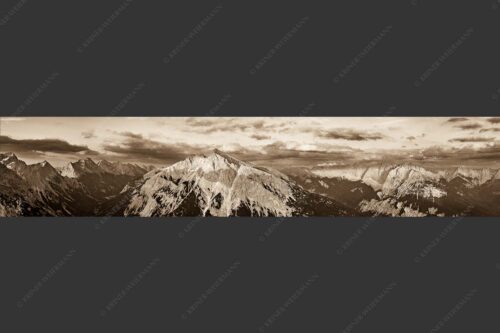 Blick über das Karwendeltal zur Pleisenspitze im Karwendelgebirge - Zwischen den Tälern 5:1 sepia -- Pleisenspitze im Karwendel - mehr Infos bei www.Kriner-Weiermann.de