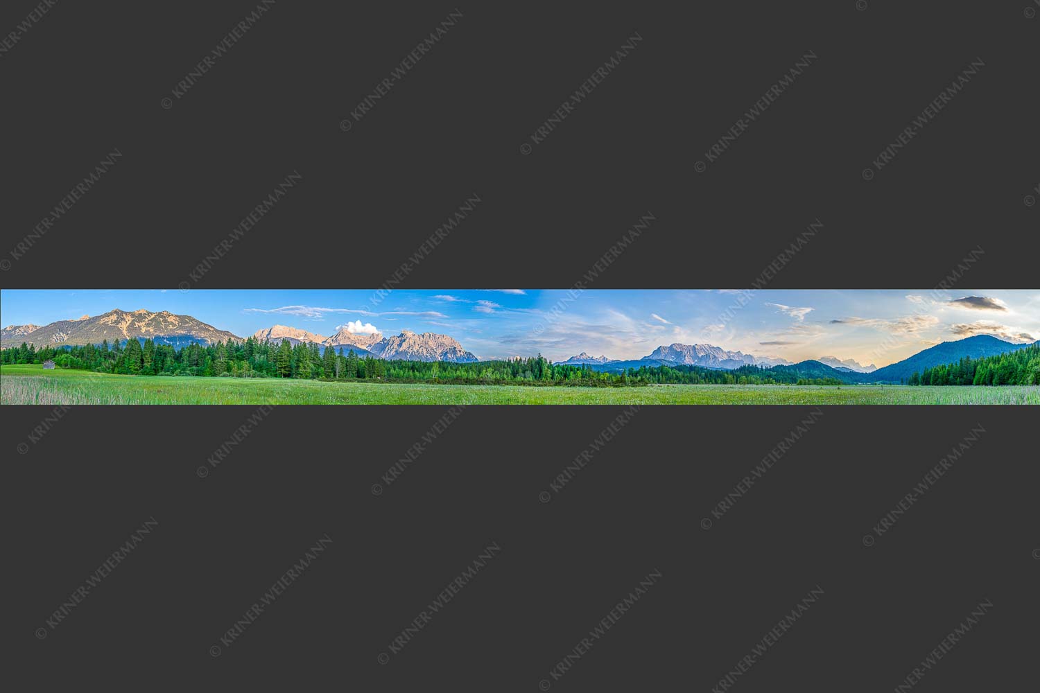 Panoramablick auf das Soiern-, Karwendel-, Wetterstein und Estergebirge - Alle im Blick 9:1  -- Soiern Karwendel Wetterstein und Estergebirge - mehr Infos bei www.Kriner-Weiermann.de
