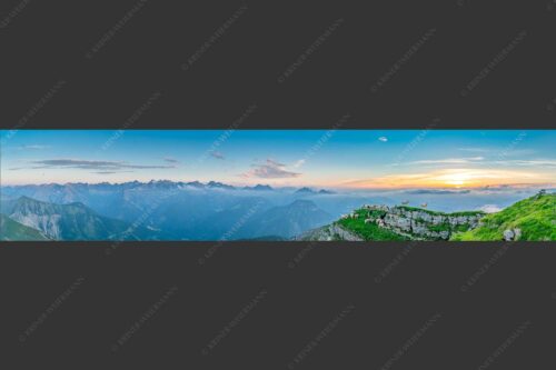 Bergschafe am Gipfel des Schafreiter im Karwendelgebirge bei Sonnenuntergang - Alle Schäfchen beisammen 5:1  -- Schafe am Schafreiter im Karwendel - mehr Infos bei www.Kriner-Weiermann.de