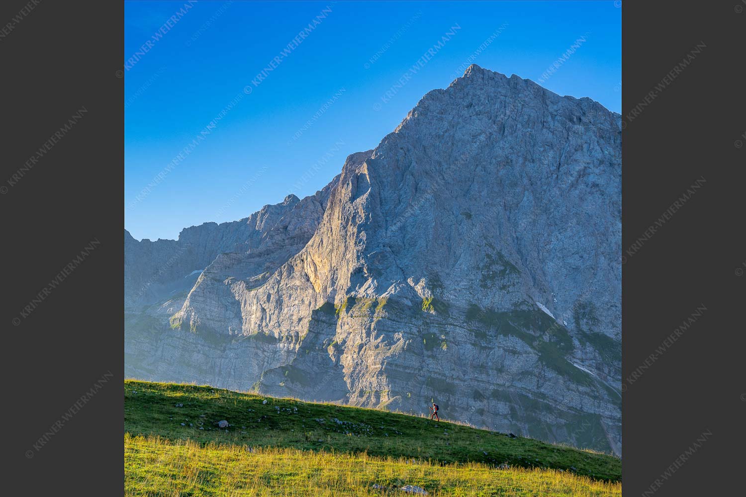 Bergwandern an der Laliderer Hochalm mit Spritzkarspitze - Allein auf weiter Flur 1:1  -- Wandern im Karwendel - mehr Infos bei www.Kriner-Weiermann.de