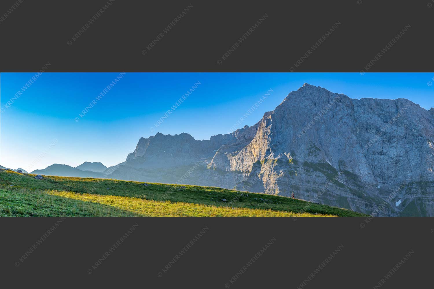 Bergwandern an der Laliderer Hochalm mit Spritzkarspitze - Allein auf weiter Flur 3:1  -- Wandern im Karwendel - mehr Infos bei www.Kriner-Weiermann.de