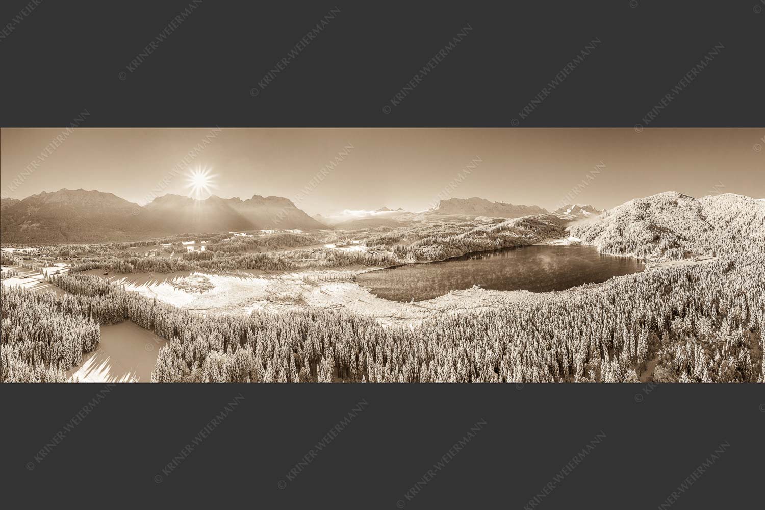Blick über den Barmsee zum Karwendel- und Wettersteingebirge - Alles weiß am Barmsee 3:1 sepia -- Winter am Barmsee - mehr Infos bei www.Kriner-Weiermann.de