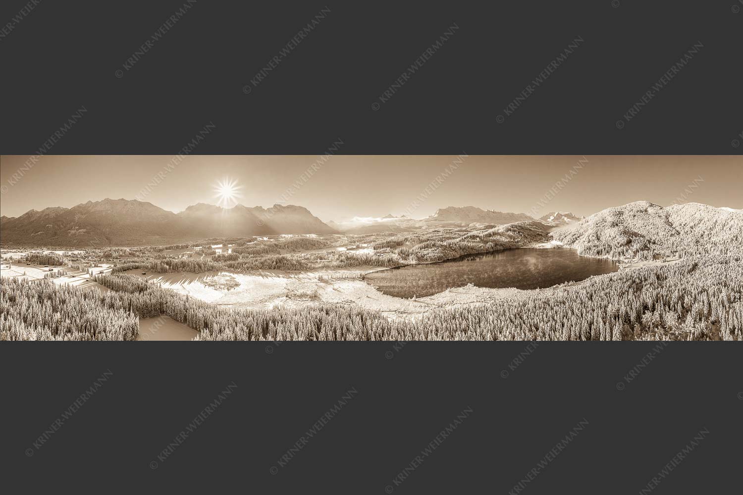 Blick über den Barmsee zum Karwendel- und Wettersteingebirge - Alles weiß am Barmsee 4:1 sepia -- Winter am Barmsee - mehr Infos bei www.Kriner-Weiermann.de