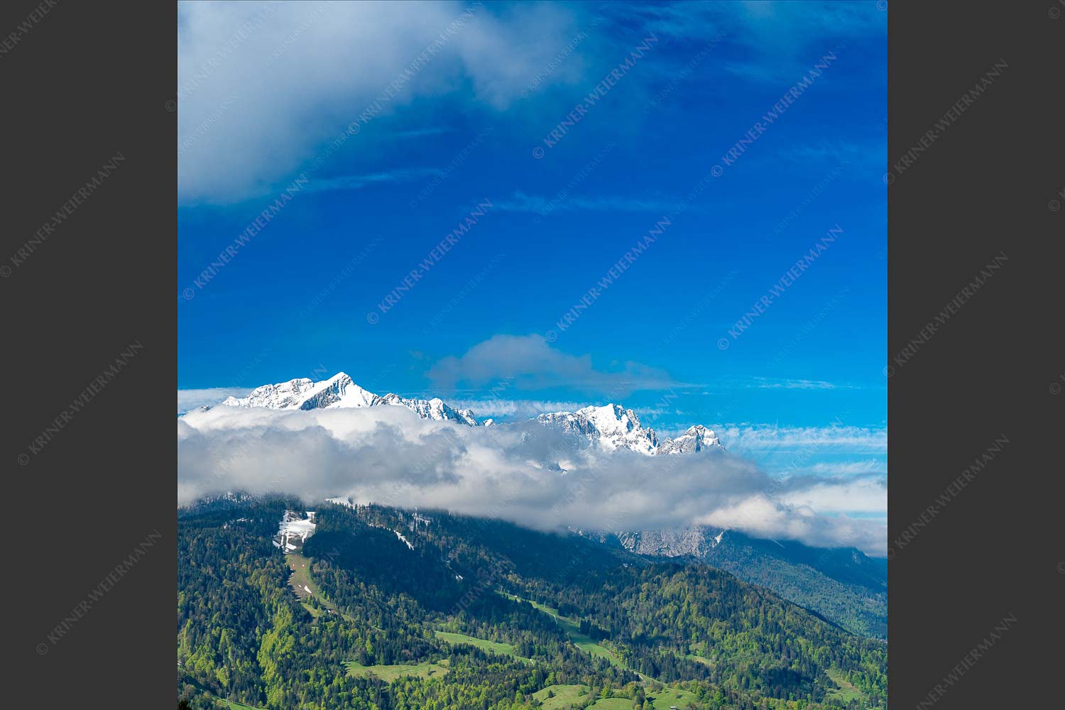 Blick aufs Zugspitzmassiv im Wettersteingebirge - Alpspitz bis Waxenstein 1:1  -- Zugspitzmassiv - mehr Infos bei www.Kriner-Weiermann.de