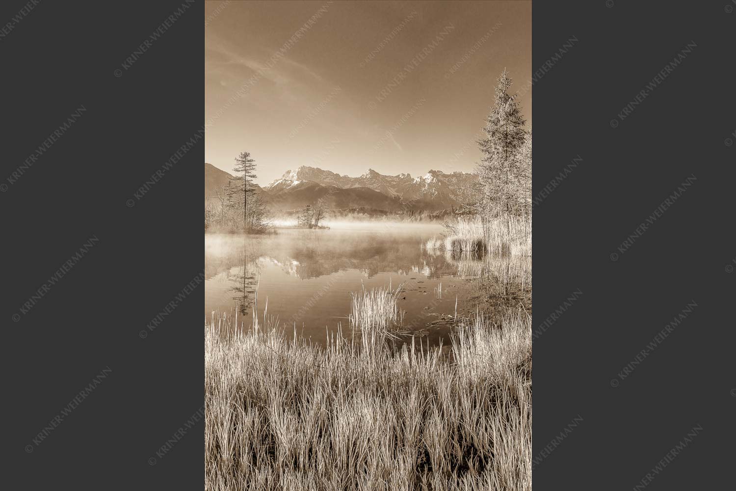 Sonnenaufgang am Barmsee mit Blick zum Karwendelgebirge - Am Barmsee 2:3 sepia -- Karwendelblick - mehr Infos bei www.Kriner-Weiermann.de