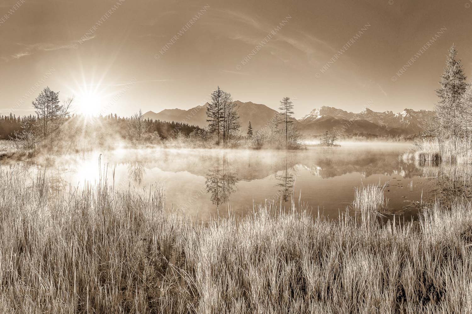 Sonnenaufgang am Barmsee mit Blick zum Karwendelgebirge - Am Barmsee 3:2 sepia -- Karwendelblick - mehr Infos bei www.Kriner-Weiermann.de