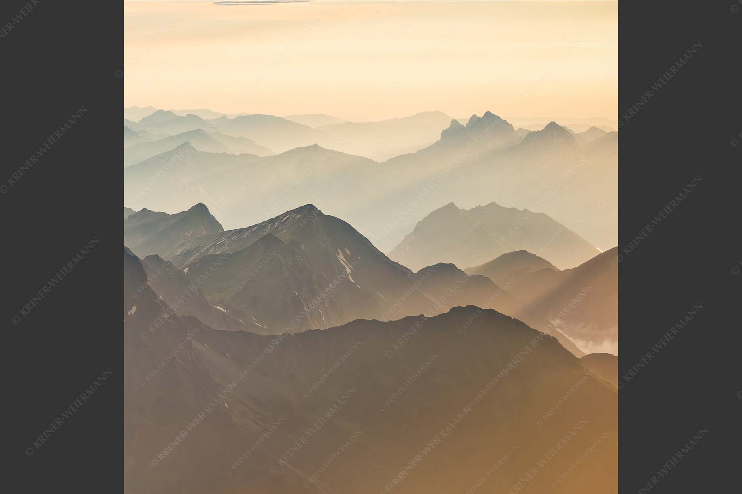 Mittsommerlicher Sonnenuntergang von der Zugspitze - Atemlos II 1:1  -- Zugspitze Sonnenuntergang - mehr Infos bei www.Kriner-Weiermann.de