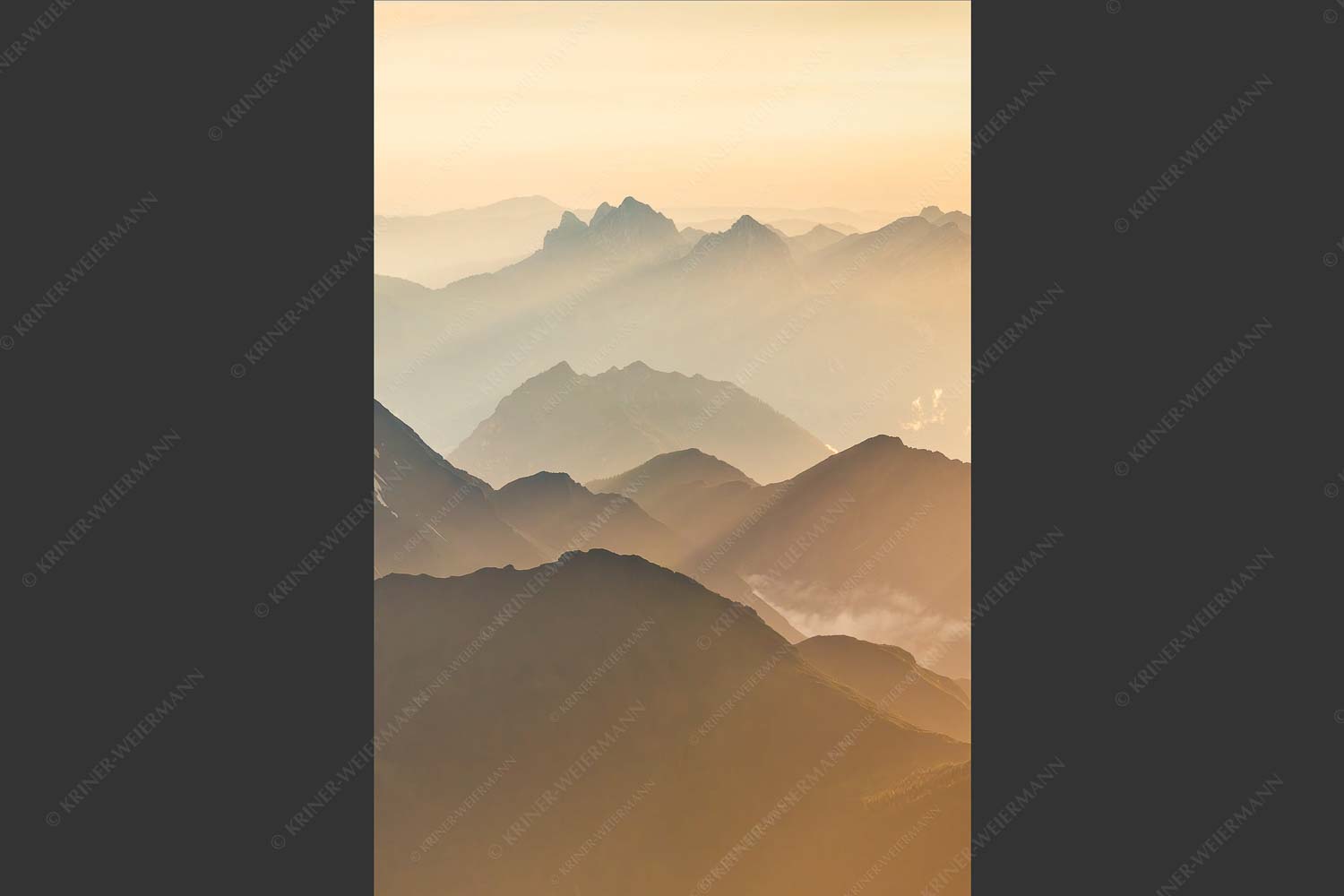 Mittsommerlicher Sonnenuntergang von der Zugspitze - Atemlos II 2:3  -- Zugspitze Sonnenuntergang - mehr Infos bei www.Kriner-Weiermann.de