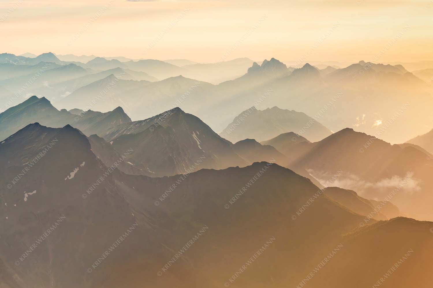 Mittsommerlicher Sonnenuntergang von der Zugspitze - Atemlos II 3:2  -- Zugspitze Sonnenuntergang - mehr Infos bei www.Kriner-Weiermann.de