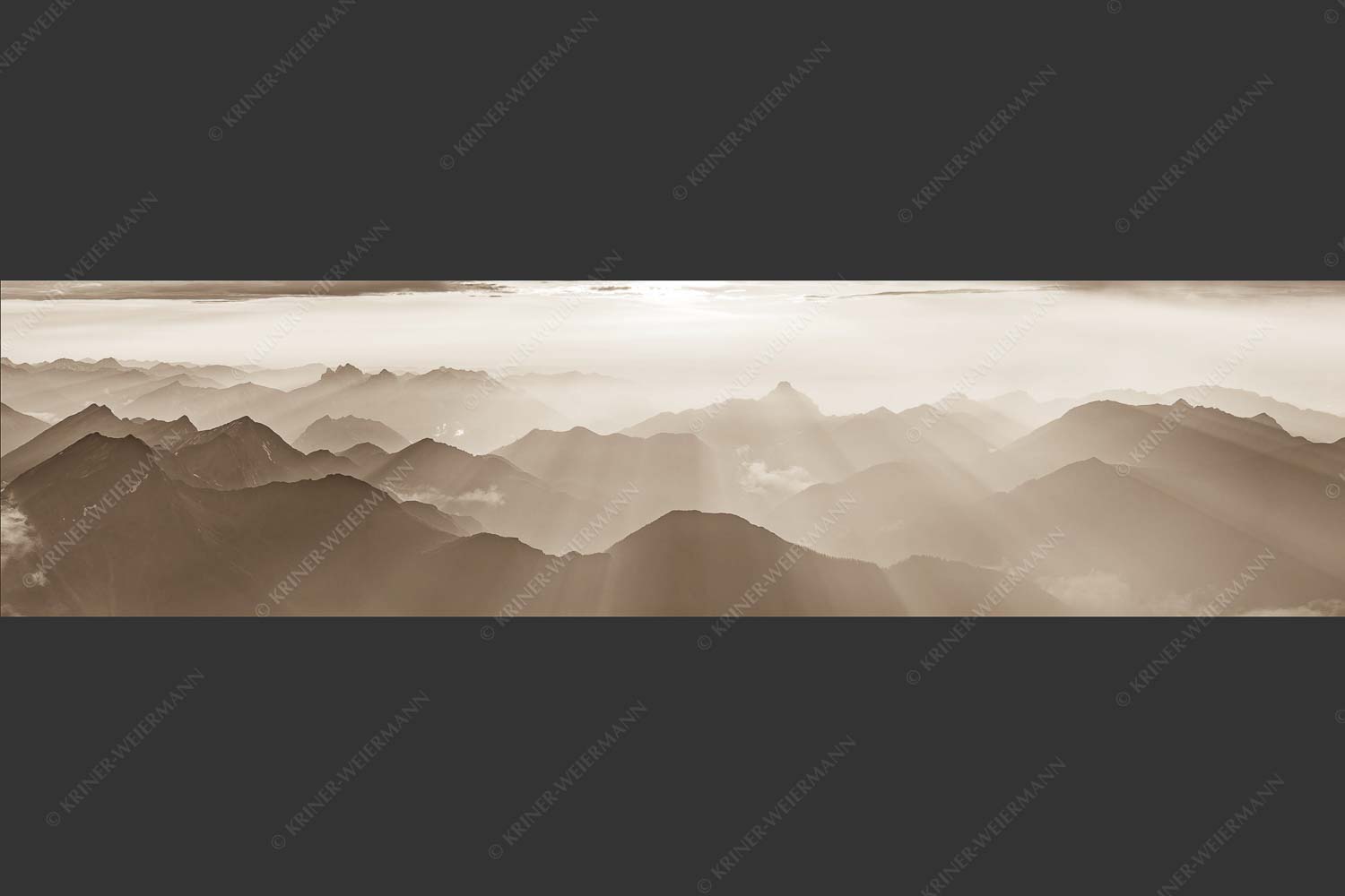 Mittsommerlicher Sonnenuntergang von der Zugspitze - Atemlos 4:1 sepia -- Zugspitze Sonnenuntergang - mehr Infos bei www.Kriner-Weiermann.de