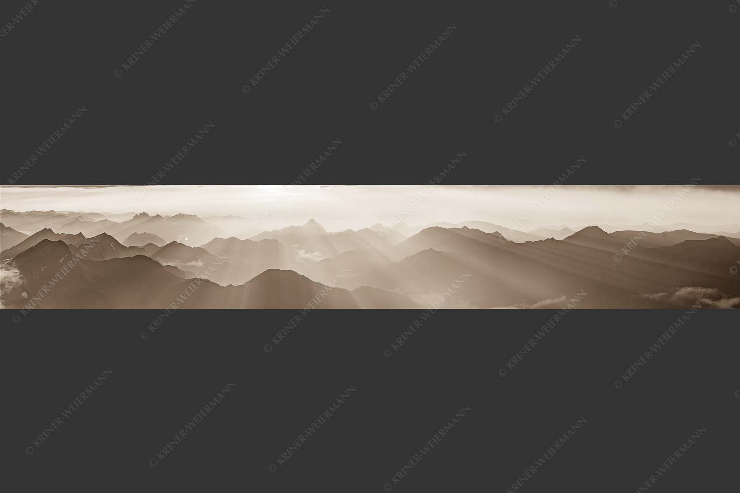 Mittsommerlicher Sonnenuntergang von der Zugspitze - Atemlos 6:1 sepia -- Zugspitze Sonnenuntergang - mehr Infos bei www.Kriner-Weiermann.de