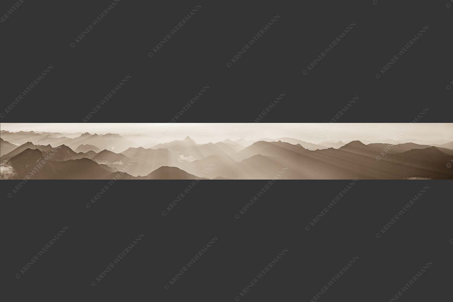 Mittsommerlicher Sonnenuntergang von der Zugspitze - Atemlos 8:1 sepia -- Zugspitze Sonnenuntergang - mehr Infos bei www.Kriner-Weiermann.de