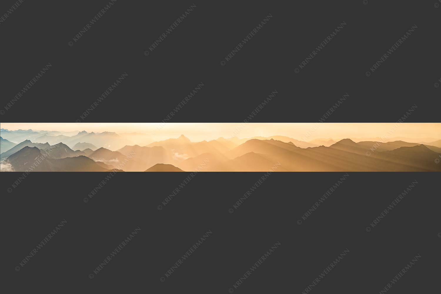 Mittsommerlicher Sonnenuntergang von der Zugspitze - Atemlos 9:1  -- Zugspitze Sonnenuntergang - mehr Infos bei www.Kriner-Weiermann.de