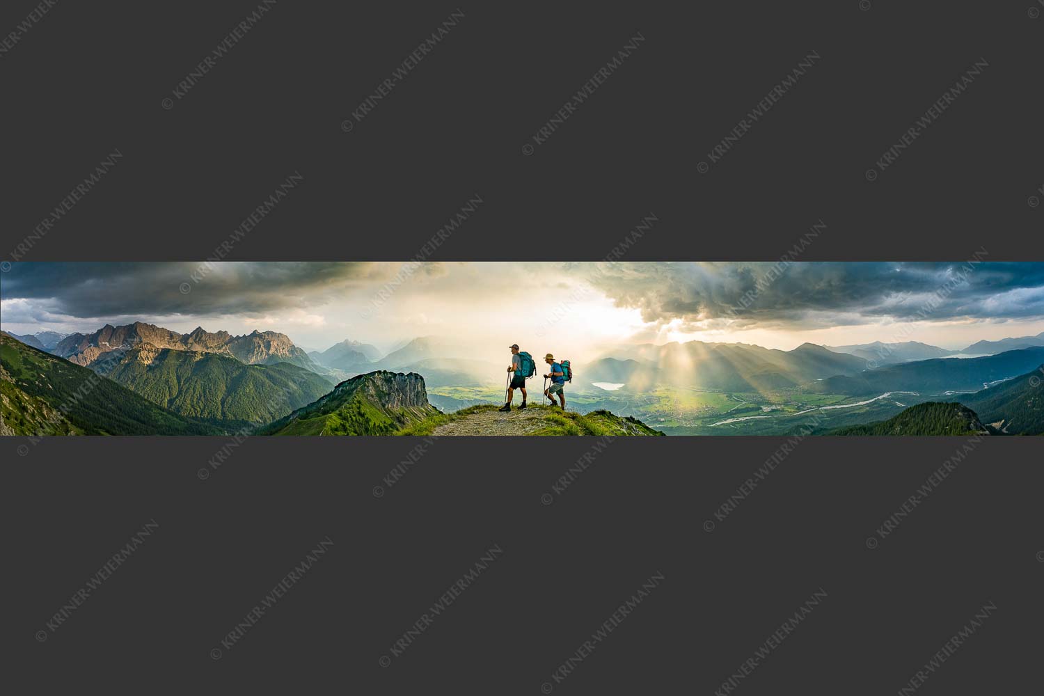 Blick vom Seinskopf zum Karwendel und über das Obere Isartal zum Estergebirge - Aufgrissen 6:1  -- Gewitterstimmung am Seinskopf - mehr Infos bei www.Kriner-Weiermann.de