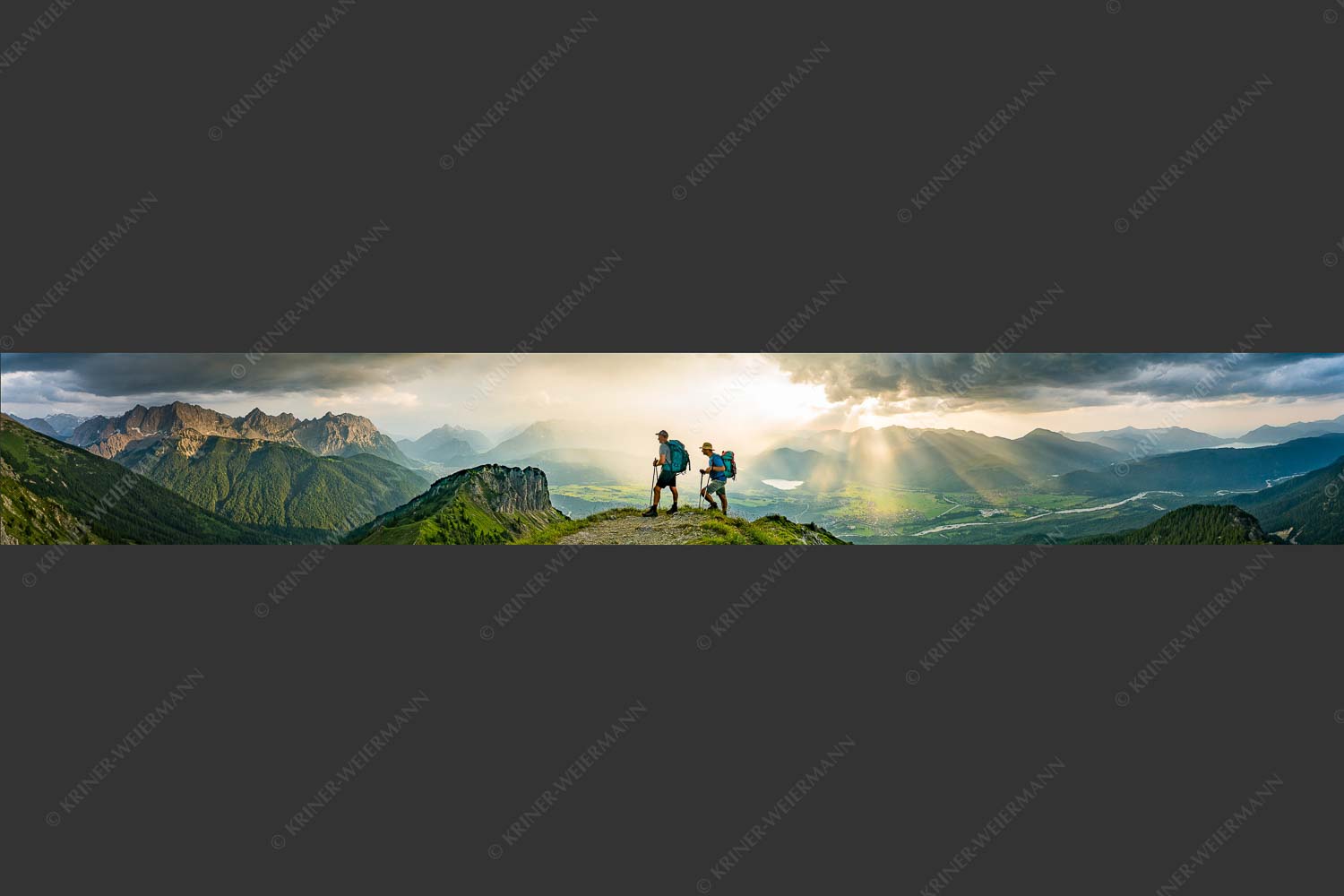 Blick vom Seinskopf zum Karwendel und über das Obere Isartal zum Estergebirge - Aufgrissen 7:1  -- Gewitterstimmung am Seinskopf - mehr Infos bei www.Kriner-Weiermann.de