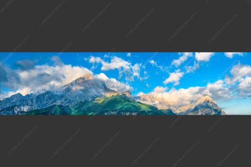 Blick auf Alpspitze und Waxenstein. Zugspitze dahinter im Nebel. - Aufreißen 4:1  -- Alpspitze und Osterfelder - mehr Infos bei www.Kriner-Weiermann.de
