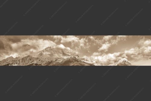 Blick auf Alpspitze und Waxenstein. Zugspitze dahinter im Nebel. - Aufreißen 5:1 sepia -- Alpspitze und Osterfelder - mehr Infos bei www.Kriner-Weiermann.de