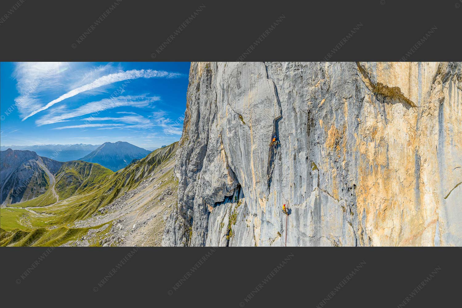 Kletterer in der Tour -Bayrischer Traum- an der Schüsselkarsüdwand im Wettersteingebirge - Bayrischer Traum 2,5:1  -- Klettern Schüsselkar Wetterstein - mehr Infos bei www.Kriner-Weiermann.de