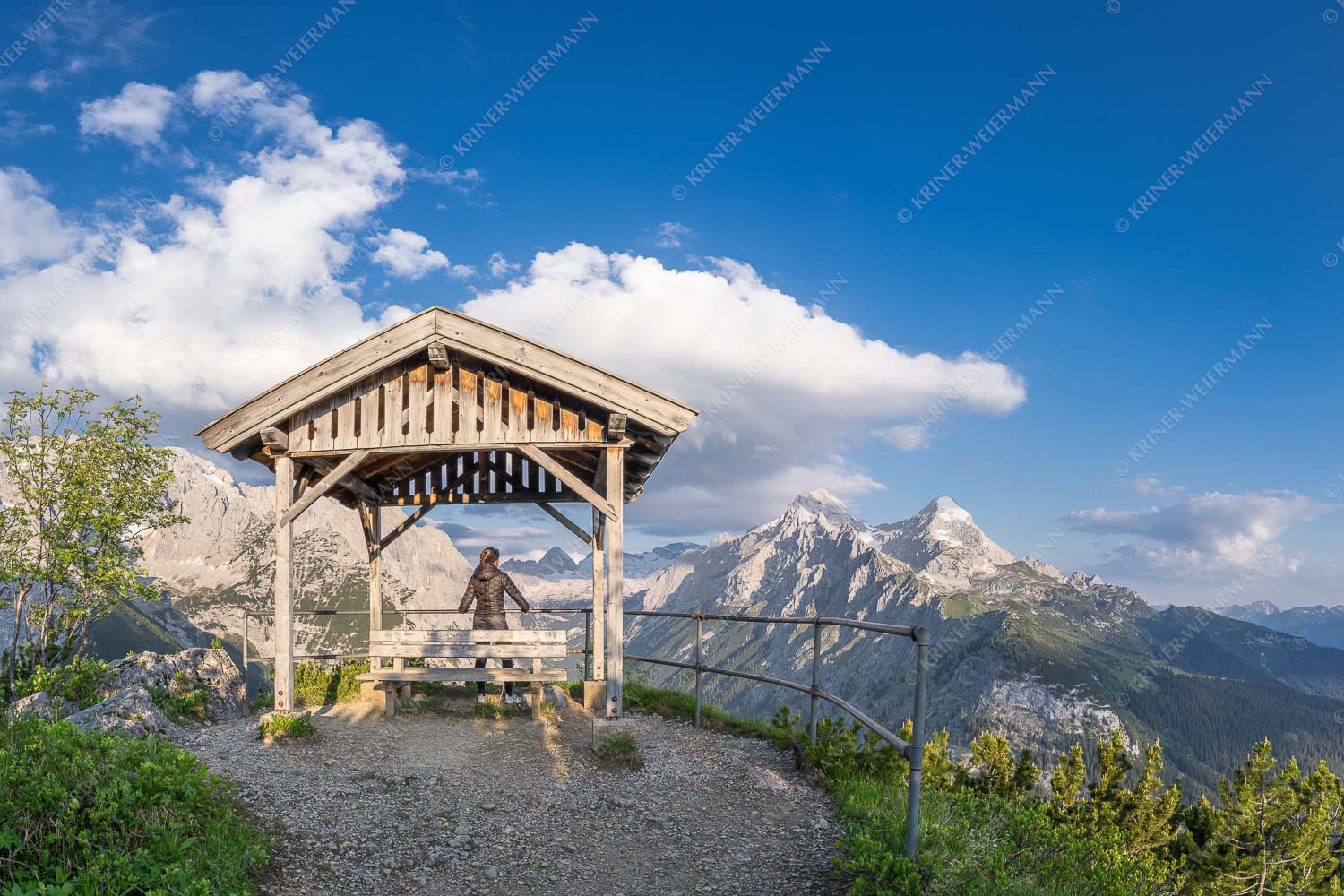 Aussichtskanzel am Schachen mit Blick ins Reintal und Zugspitzplatt - Bei der Kanzel 3:2  -- Schachen und Alpspitze - mehr Infos bei www.Kriner-Weiermann.de