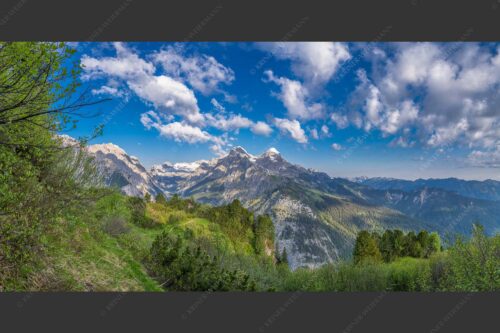 Blick über die Aussichtskanzel am Schachen zum Alpspitzmassiv mit Zugspitzplatt - Bella Vista 2:1  -- Aussicht vom Schachen - mehr Infos bei www.Kriner-Weiermann.de