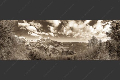 Blick über die Aussichtskanzel am Schachen zum Alpspitzmassiv mit Zugspitzplatt - Bella Vista 3:1 sepia -- Aussicht vom Schachen - mehr Infos bei www.Kriner-Weiermann.de