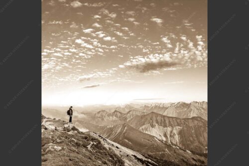 Blick vom Schafreuter auf den Karwendelhauptkamm - Bellvedere 1:1 sepia -- Schafreiter Wolkenstimmung im Karwendel - mehr Infos bei www.Kriner-Weiermann.de