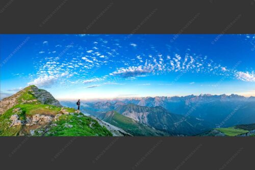 Blick vom Schafreuter auf den Karwendelhauptkamm - Bellvedere 2,5:1  -- Schafreiter Wolkenstimmung im Karwendel - mehr Infos bei www.Kriner-Weiermann.de