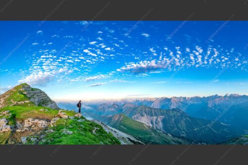 Blick vom Schafreuter auf den Karwendelhauptkamm - Bellvedere 2:1  -- Schafreiter Wolkenstimmung im Karwendel - mehr Infos bei www.Kriner-Weiermann.de