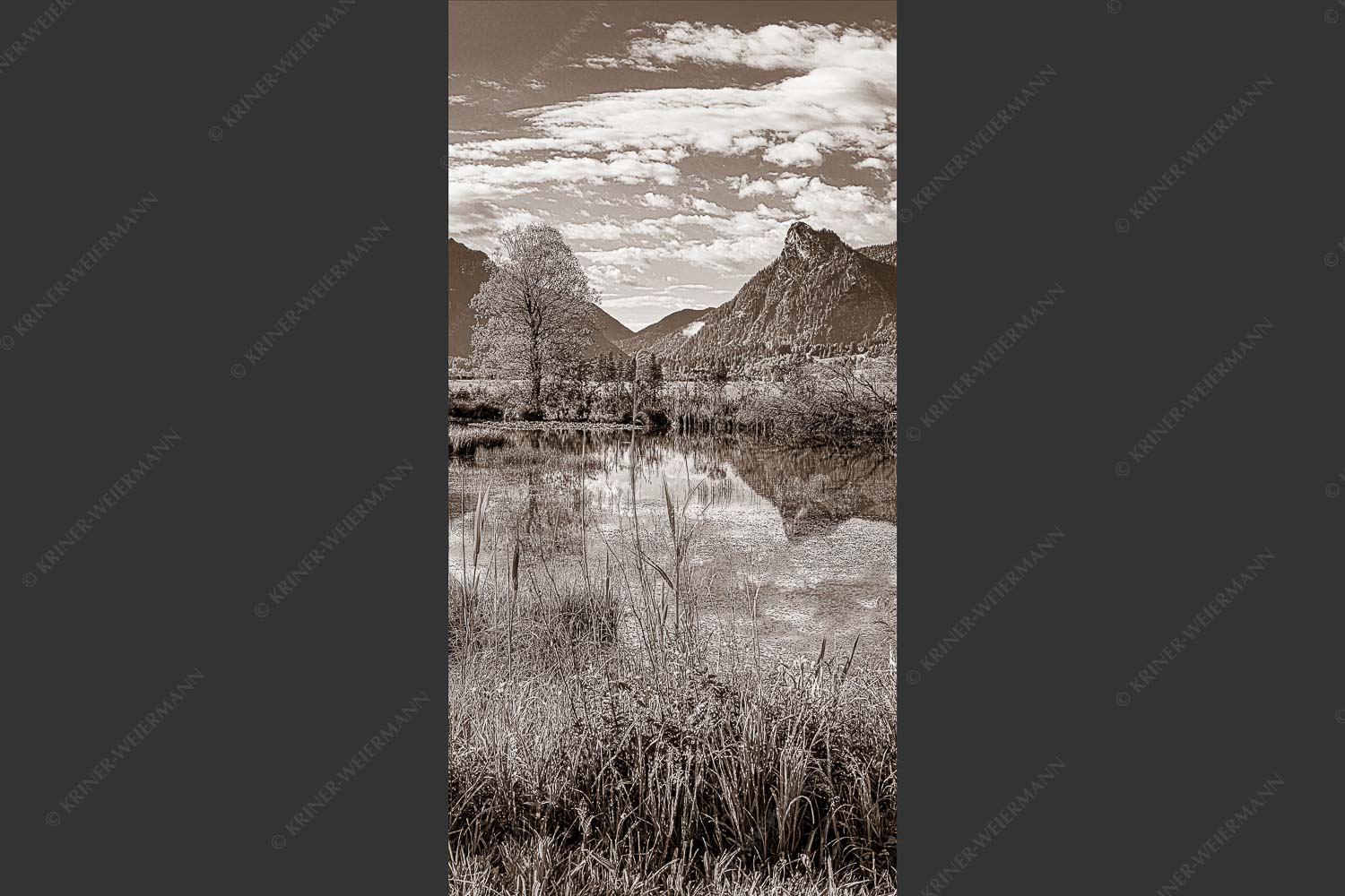 Blick von Unterammergau nach Oberammergau - Blick nach Oberammergau 1:2 sepia -- Kofel mit Ammertal - mehr Infos bei www.Kriner-Weiermann.de
