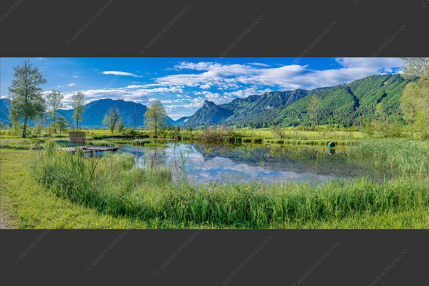 Blick von Unterammergau nach Oberammergau - Blick nach Oberammergau 2,5:1  -- Kofel mit Ammertal - mehr Infos bei www.Kriner-Weiermann.de
