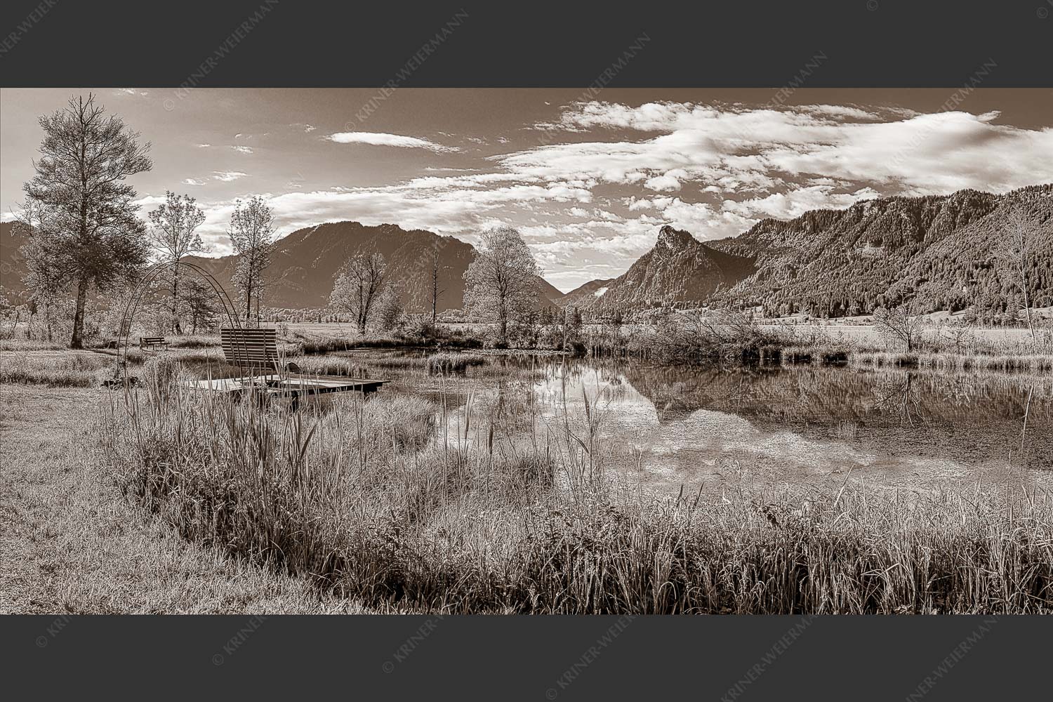 Blick von Unterammergau nach Oberammergau - Blick nach Oberammergau 2:1 sepia -- Kofel mit Ammertal - mehr Infos bei www.Kriner-Weiermann.de