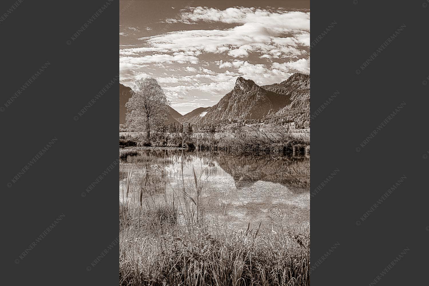 Blick von Unterammergau nach Oberammergau - Blick nach Oberammergau 2:3 sepia -- Kofel mit Ammertal - mehr Infos bei www.Kriner-Weiermann.de