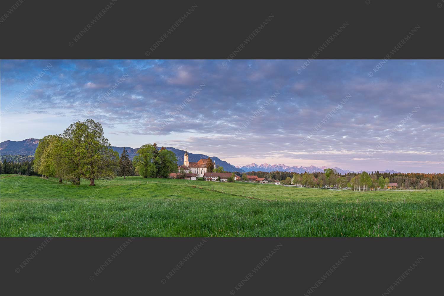 Morgenstimmung im Pfaffenwinkel - d Wies II 2,5:1  -- Wieskirche bei Wildsteig - mehr Infos bei www.Kriner-Weiermann.de