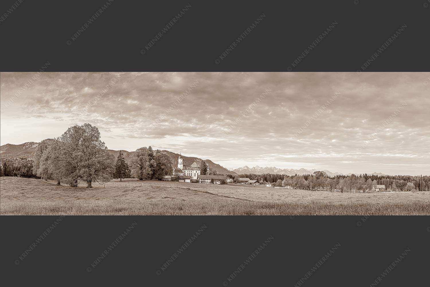 Morgenstimmung im Pfaffenwinkel - d Wies II 3:1 sepia -- Wieskirche bei Wildsteig - mehr Infos bei www.Kriner-Weiermann.de