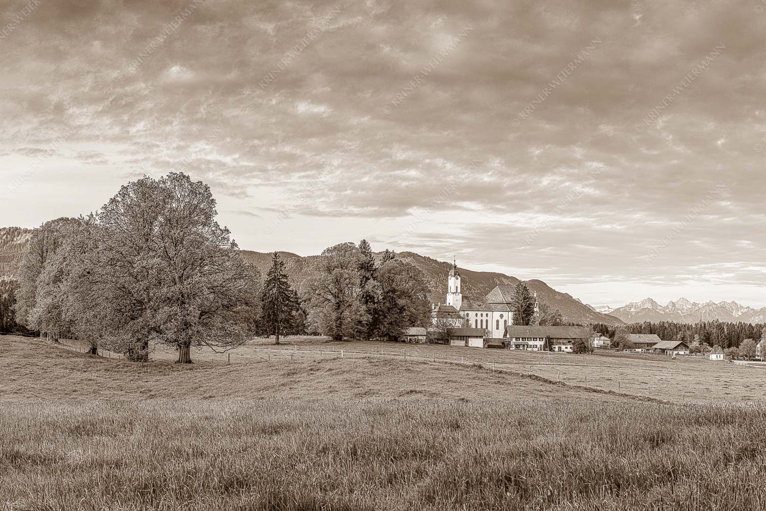 Morgenstimmung im Pfaffenwinkel - d Wies II 3:2 sepia -- Wieskirche bei Wildsteig - mehr Infos bei www.Kriner-Weiermann.de
