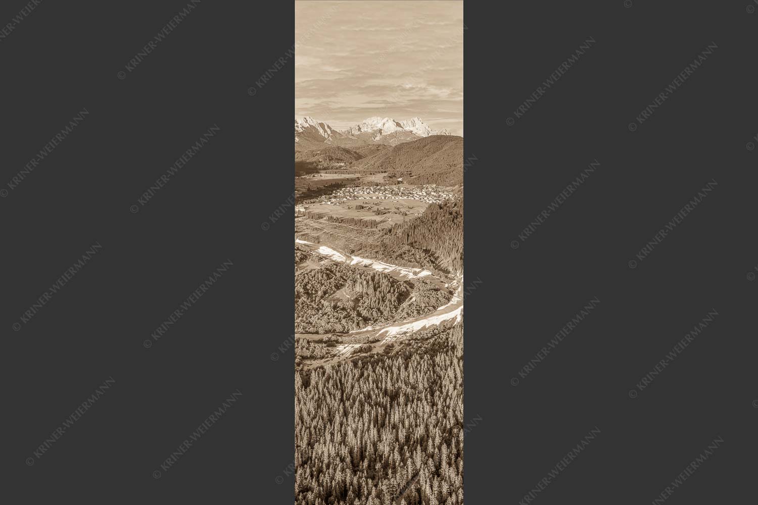 Blick über die Isar, Wallgau und Krün zum Wettersteingebirge - Das Obere Isartal 1:3 sepia -- Isar mit Wallgau Krün und Wetterstein - mehr Infos bei www.Kriner-Weiermann.de