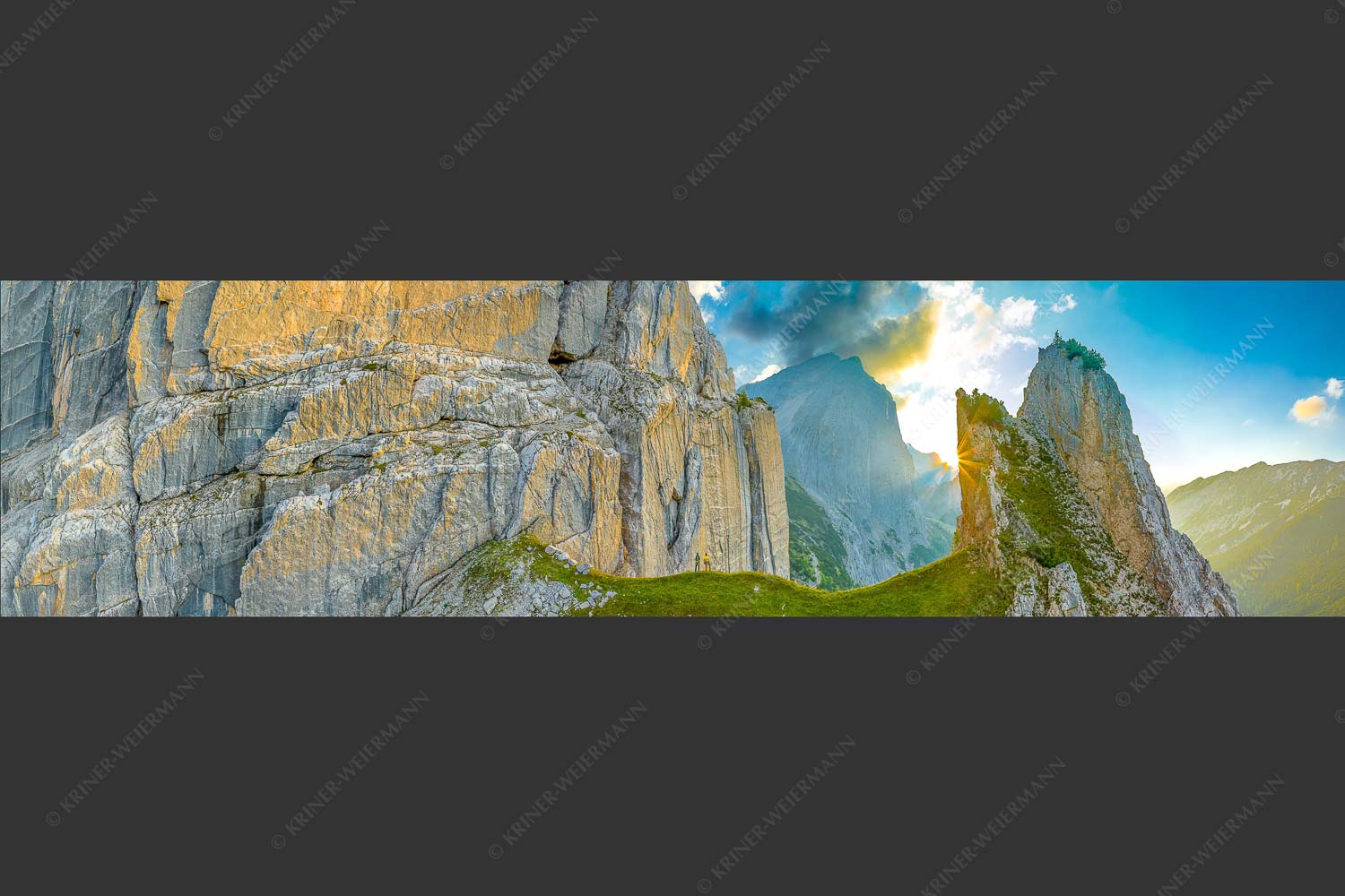 Kletterer vor den Schnitlwänden im Karwendelgebirge - Demut 4:1  -- Klettern Schnitlwand im Karwendelgebirge - mehr Infos bei www.Kriner-Weiermann.de
