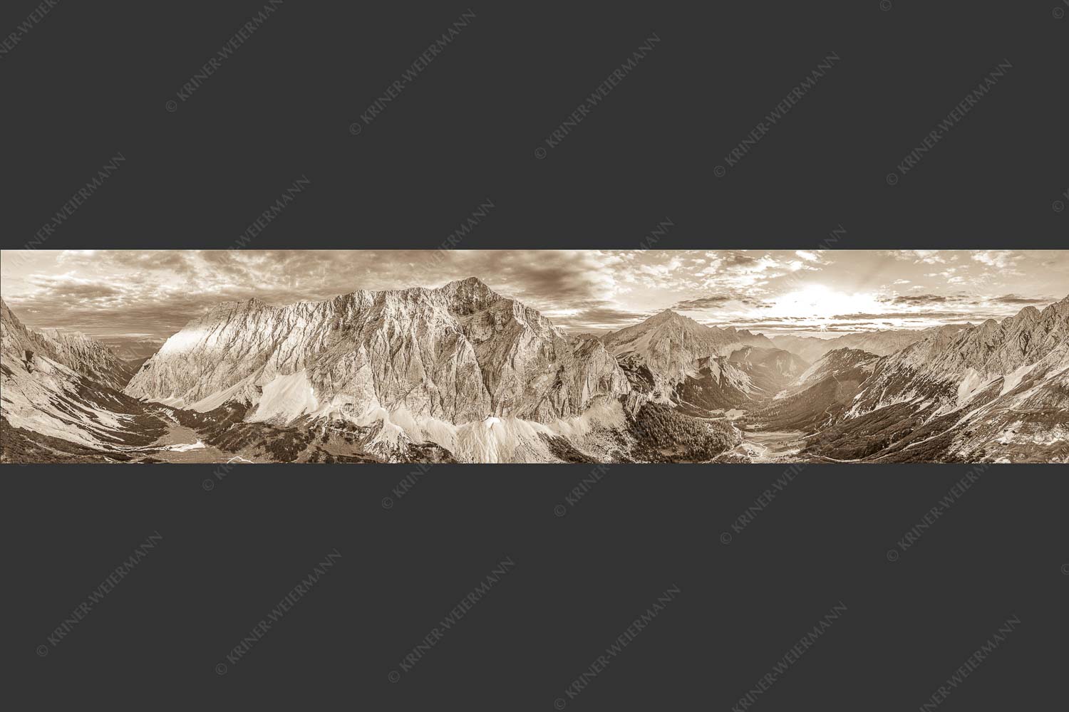 Die Sonne scheint noch kurz entlang des Hallerangers in die Nordwand der Speckkarspitze - Der Abschiedskuss 5:1 sepia -- Speckkarspitze im Karwendel - mehr Infos bei www.Kriner-Weiermann.de
