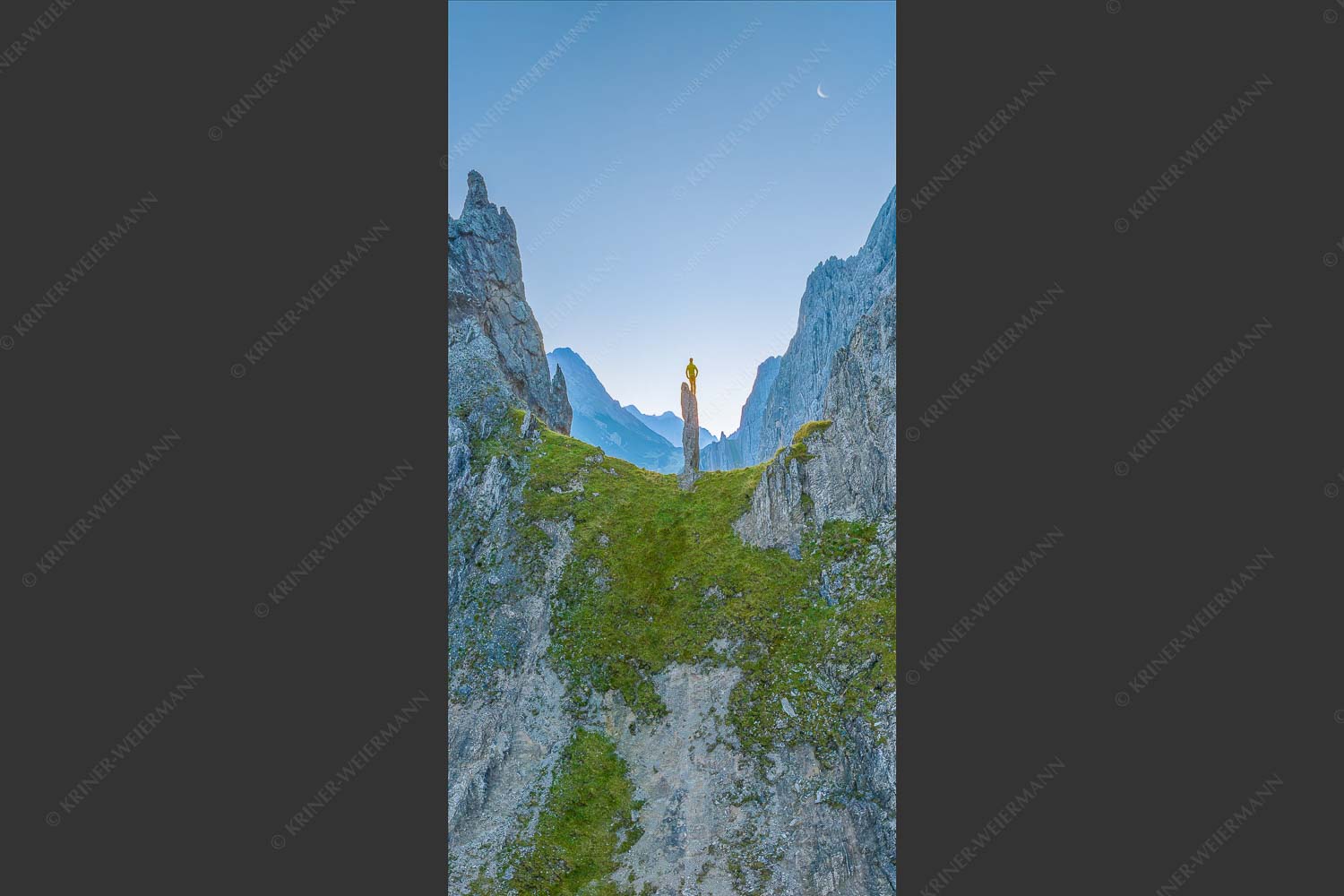 Kletterer an der Lafatscher Nordwand im Karwendelgebirge - Drachenhaut 1:2  -- Klettern am Lafatscher im Karwendel - mehr Infos bei www.Kriner-Weiermann.de