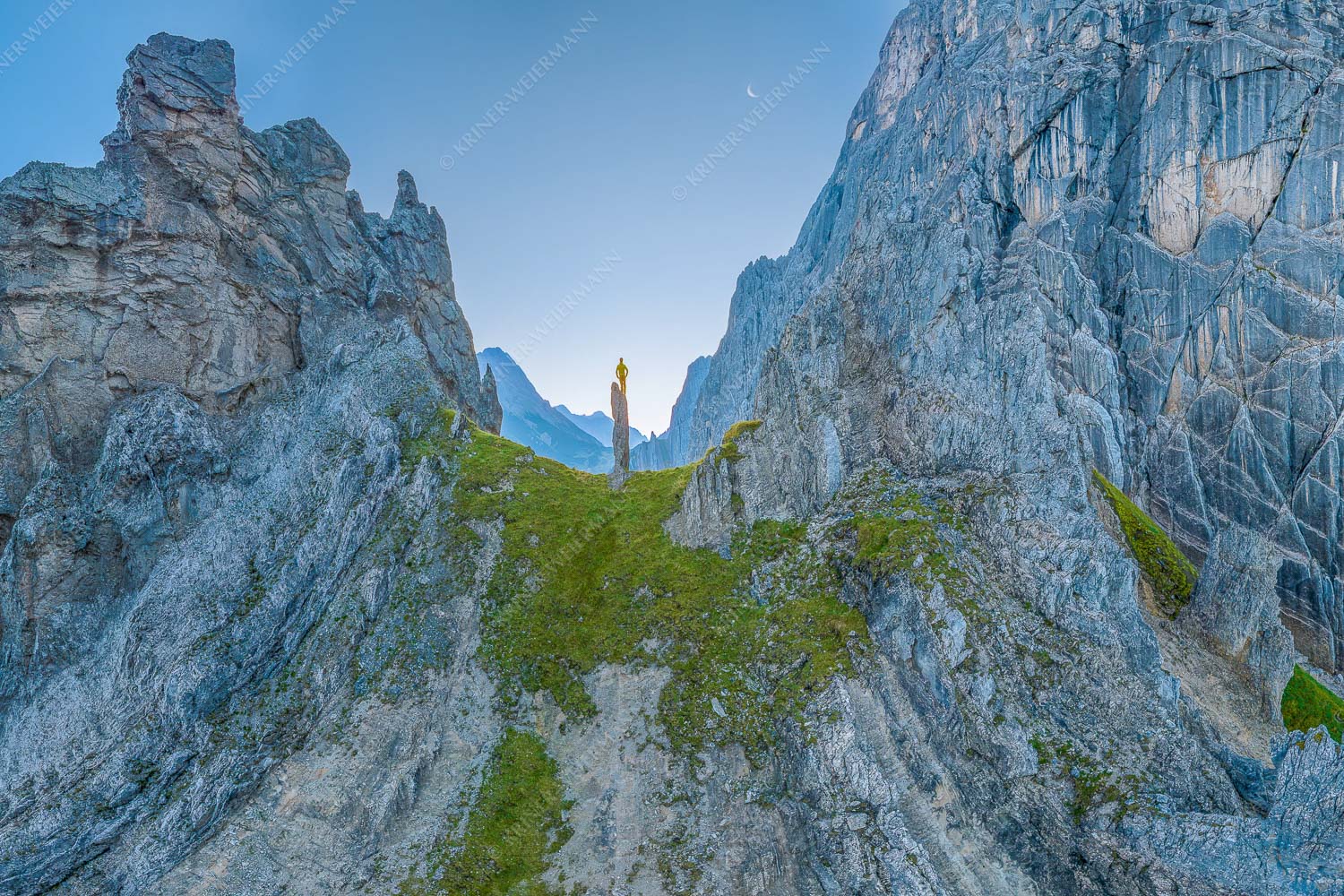 Kletterer an der Lafatscher Nordwand im Karwendelgebirge - Drachenhaut 3:2  -- Klettern am Lafatscher im Karwendel - mehr Infos bei www.Kriner-Weiermann.de