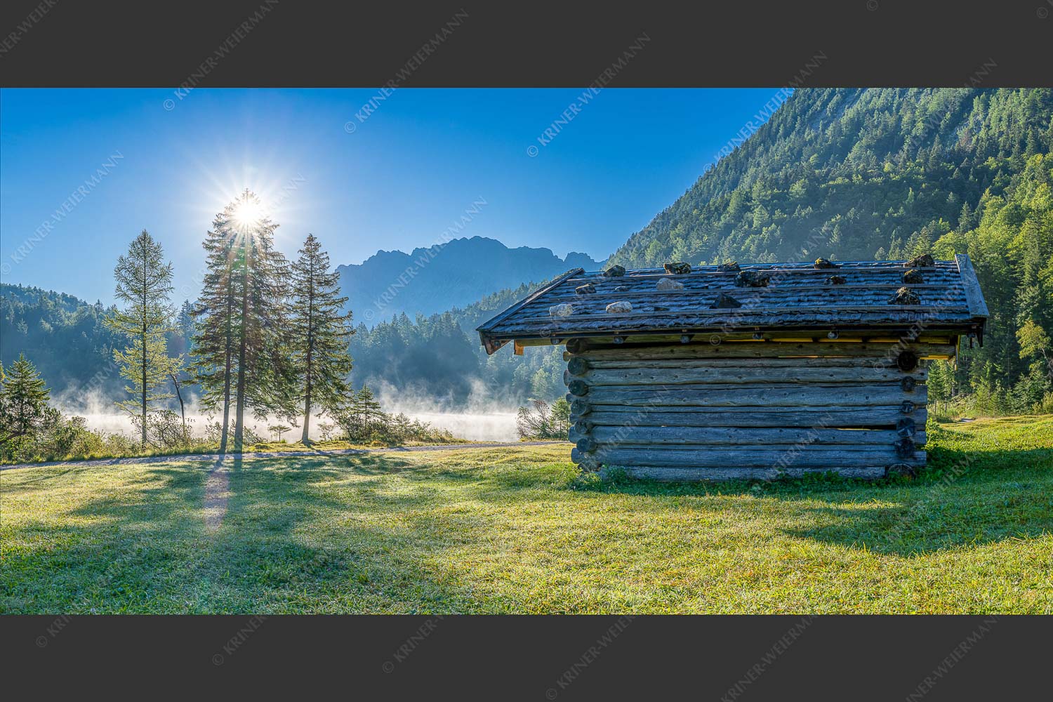 Auf der Nordseite des Wettersteingebirges liegt der Ferchensee in traumhafter Landschaft - Ein Morgen am Ferchensee 2:1  -- Ferchensee bei Mittenwald - mehr Infos bei www.Kriner-Weiermann.de